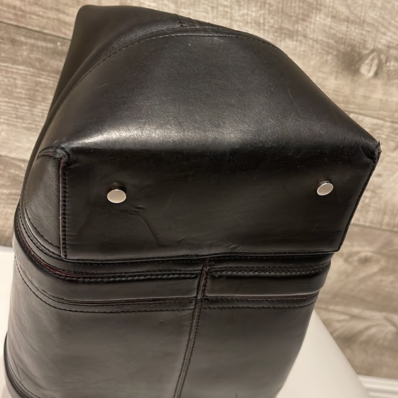 Ann Taylor Leather Bag great condition inside few pen marks - Picture 6 of 8